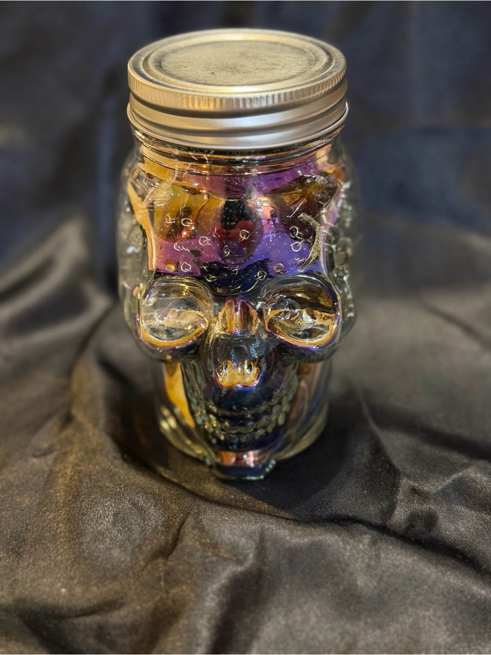 Mystery Skull Jewelry Jar. Gold and silver tone Just in time for Halloween